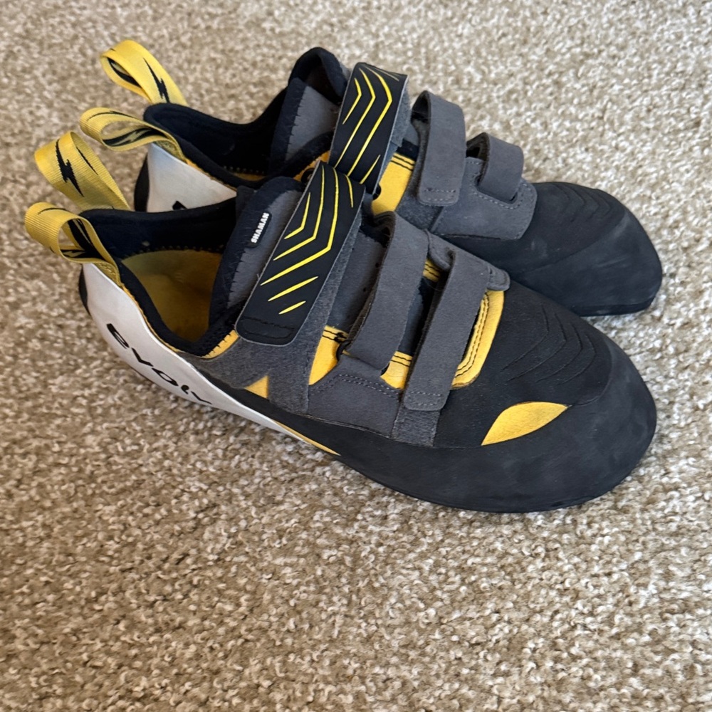 Men's Athletic Climbing Shoes - Picture 2 of 2